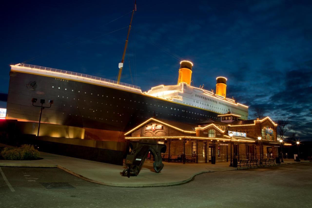 Four Bears Den, Hot Tub, 1089 Of Free Attraction Tickets For Each Paid Day, Dollywood And More Gatlinburg Exterior photo